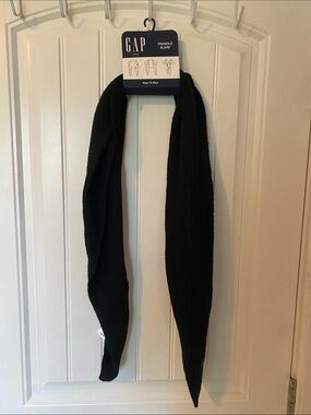 Gap Triangle Scarf